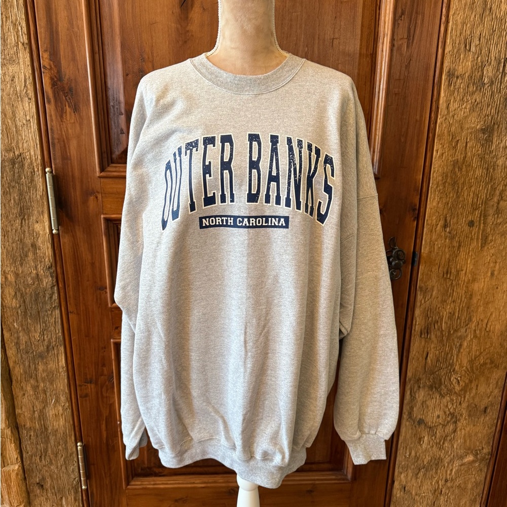 SUNKISSED COCONUT-OUTERBANKS. Gray Crewneck w/ Ribbed Cuffs & Relaxed Fit